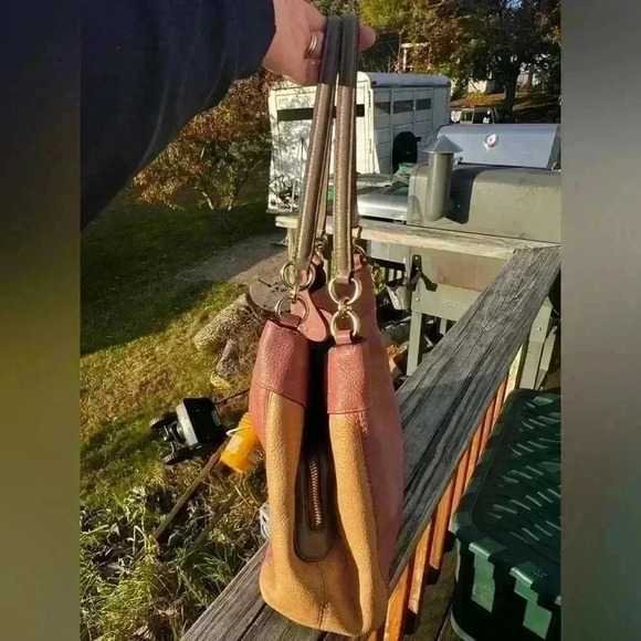 2018 Coach Lexi F31992 Spacious Shoulder Purse Pink/Lavender, Tan & Gray EUC - Picture 8 of 12